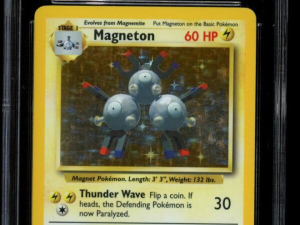 CGC 8 Magneton 9/102 Holo - Base Set