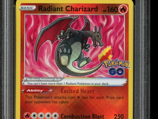 PSA 10 Radiant Charizard 011/078 - Pokemon GO